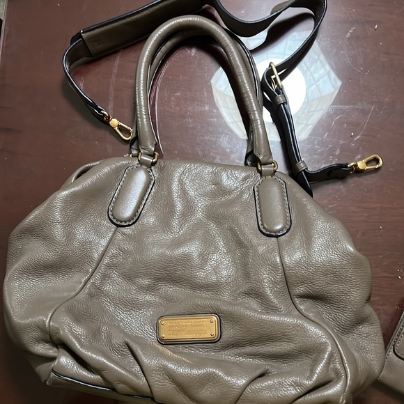 Taupe Marc by Marc Jacobs bag and Wallet - Picture 2 of 7